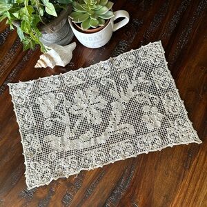 Vintage Doily-Off White-15x10